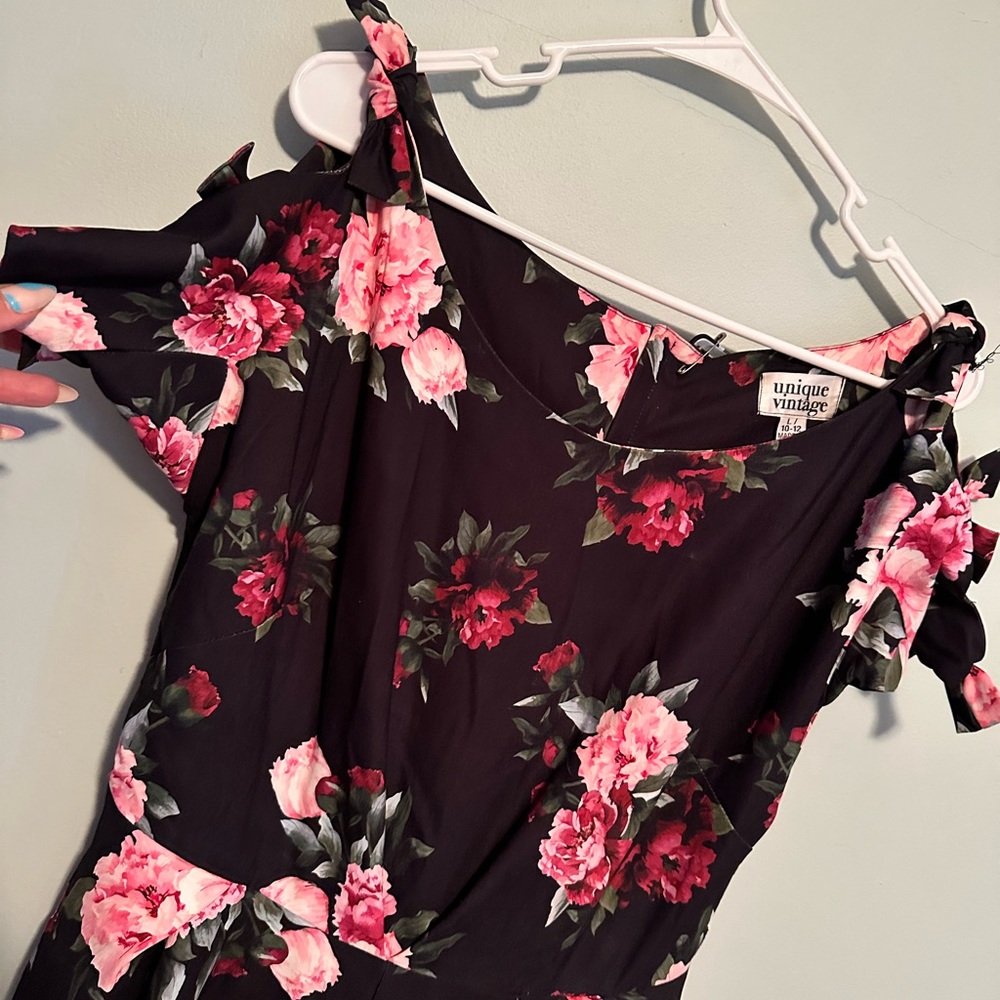 Unique Vintage Off the Shoulder Floral 1950s Swing Dress with Belt